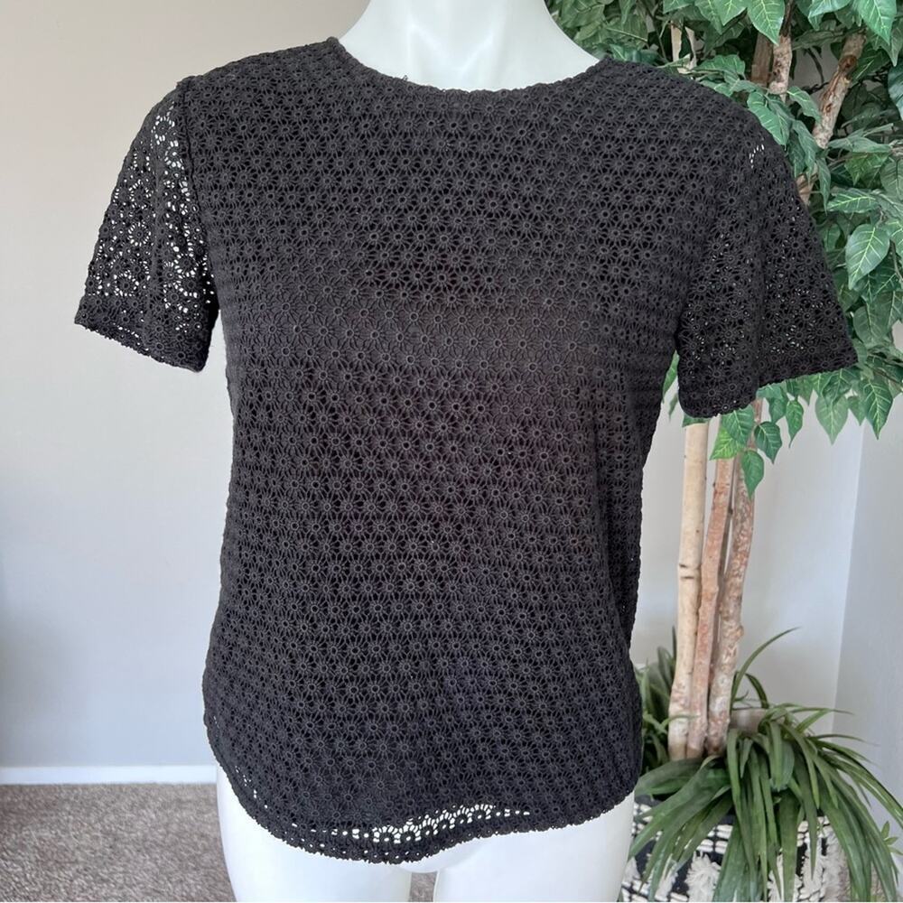 Theory Women's Black Eyelet Crochet Short‎ Sleeve Back Button Blouse Cottagecore